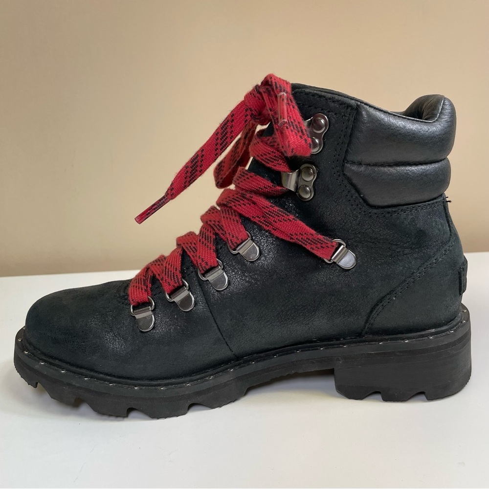 Sorel Black and Red Ankle Booties Rugged Sole - Picture 5 of 14
